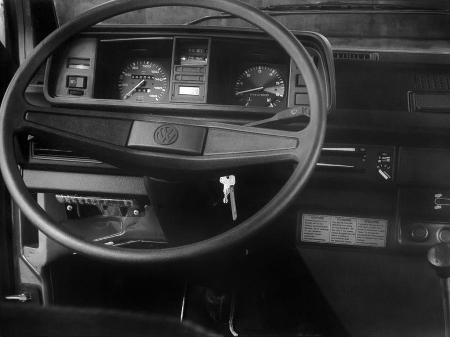  Volkswagen T3 Caravelle Syncro 1985 года  (фото 6 из 11)